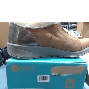 BZees Women's Golden Sneaker Faux Fur Toffee Microfiber/Beige 8.5W